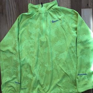 Nike Long-sleeved Half ZIP - Size M